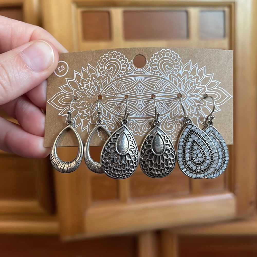 Earrings set